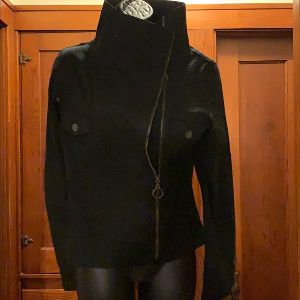 Jacket fits like a small